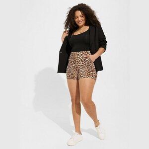 Torrid - 5 Inch Pocket Bike Short in Fifties Leopard Print​​​​